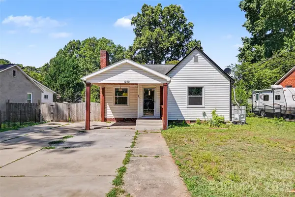 1212 Meadow Lane Lane, Charlotte, NC 28205