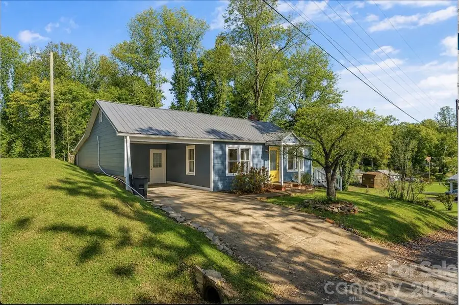 325 Dogwood Lane, Marion, NC 28752 - #3