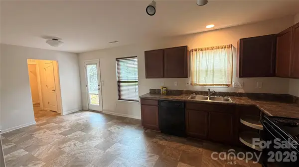 2602 Meadow Knoll Drive, Charlotte, NC 28269