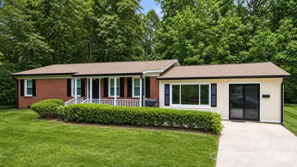 611 W Lewis Street, Dallas, NC 28034