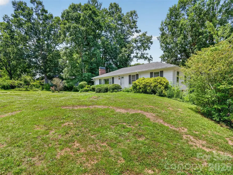 3112 Wesley Way, Hendersonville, NC 28792 - #3