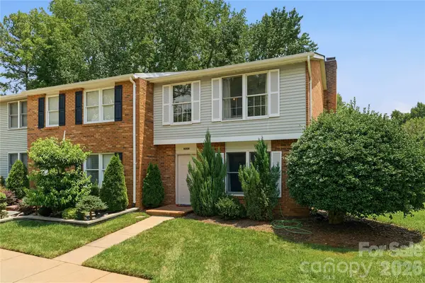 8208 Knights Bridge Road, Charlotte, NC 28210