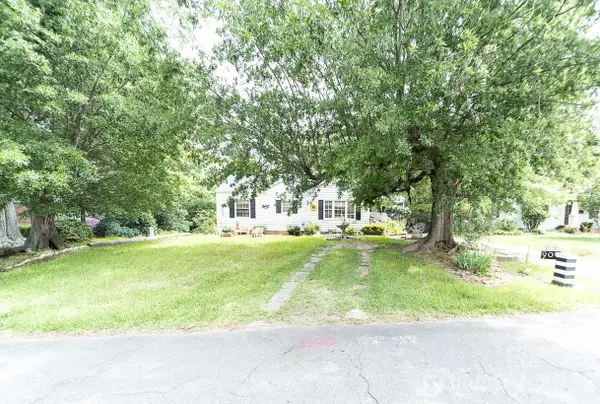 909 Drummond Avenue, Charlotte, NC 28205
