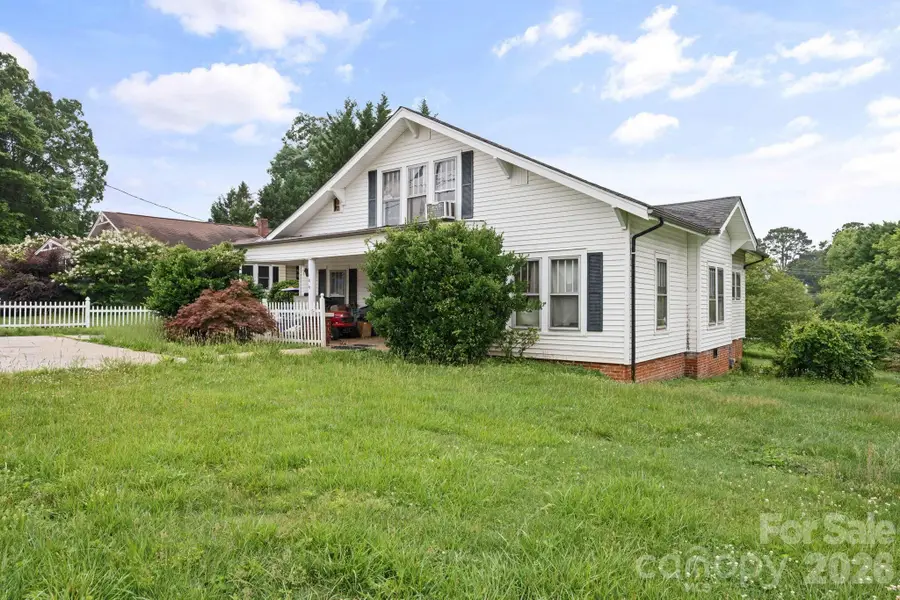 106 N Main Street, Granite Falls, NC 28630 - #2