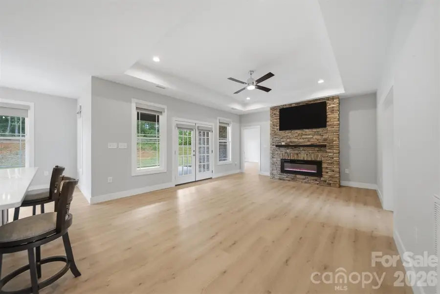 3342 48th Avenue Ne #6B, Hickory, NC 28601 - #3