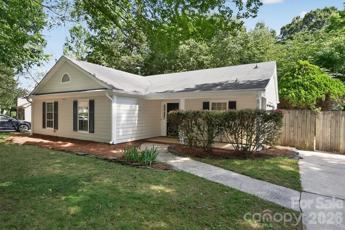 7812 Surreywood Place, Charlotte, NC 28270 - #1