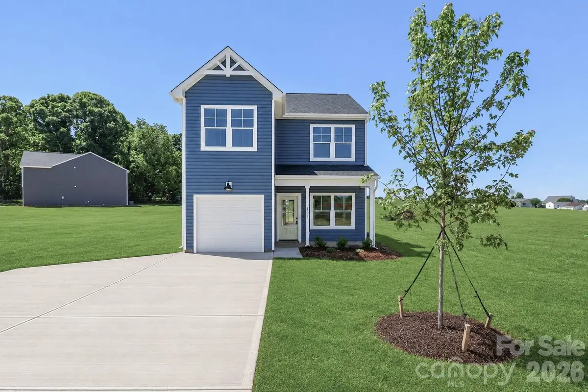 102 Sixth Avenue Se, Hickory, NC 28602 - #1