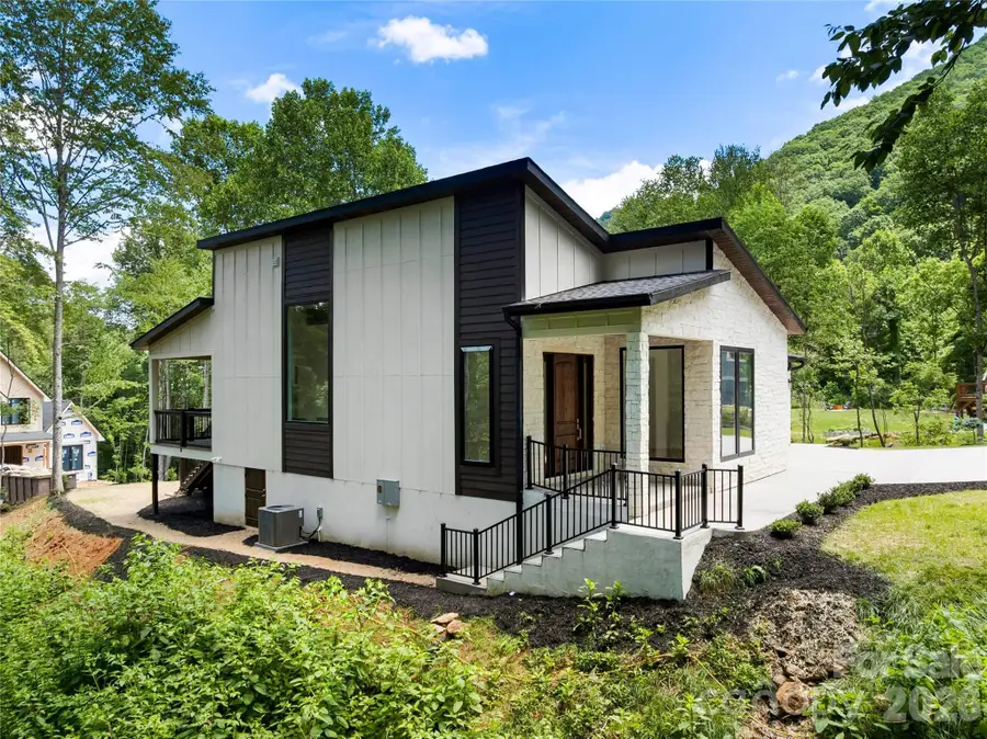 23 Early Spring Way, Leicester, NC 28748 - #3