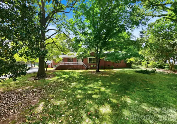 826 S College Avenue, Newton, NC 28658