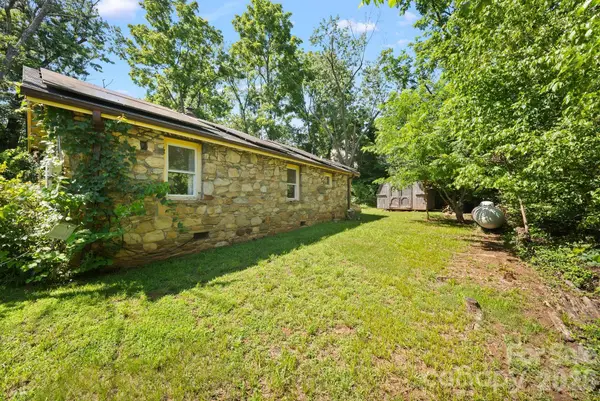 78 Green Oak Road, Asheville, NC 28804