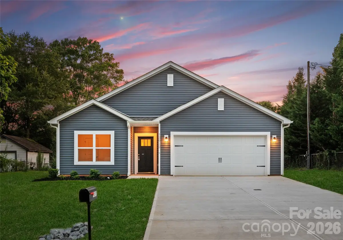 2817 17th Street Court Ne, Hickory, NC 28601 - #1