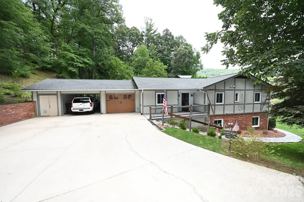 3021 Cedar Crest Drive, Lenoir, NC 28645 - #1