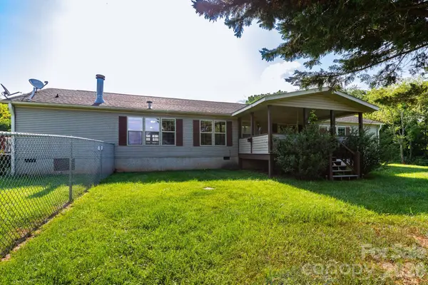 71 Teachers Lane, Canton, NC 28716