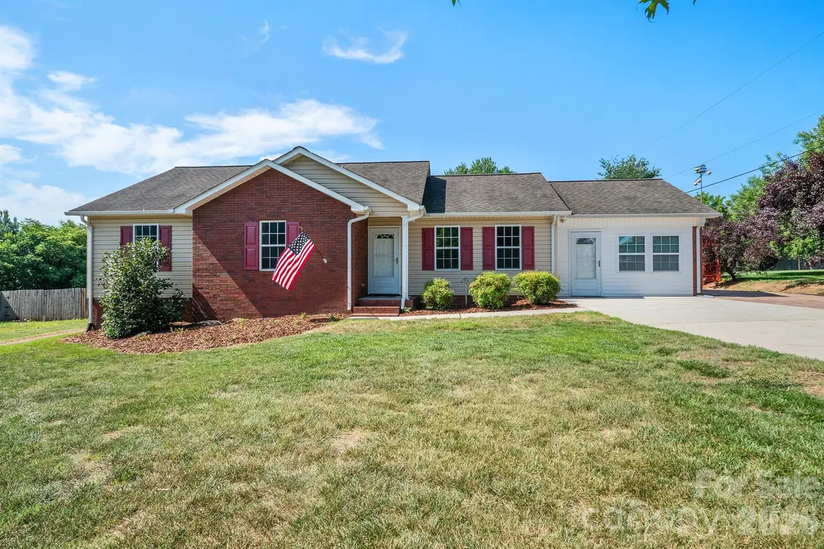 114 Glenwood Valley Drive, Harmony, NC 28634 - #1