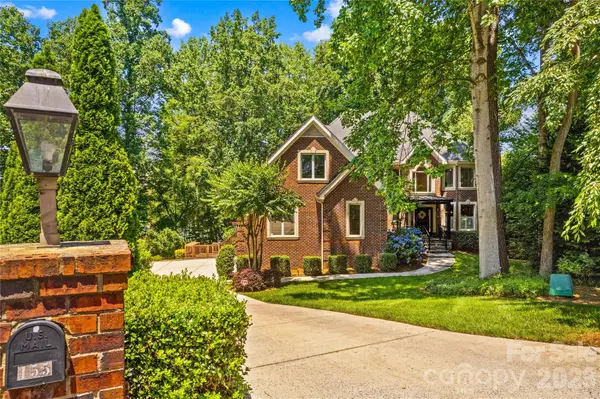 155 Lynn Cove Lane, Mooresville, NC 28117