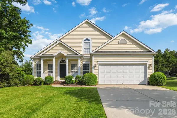 2017 Legend Creek Lane, Charlotte, NC 28227