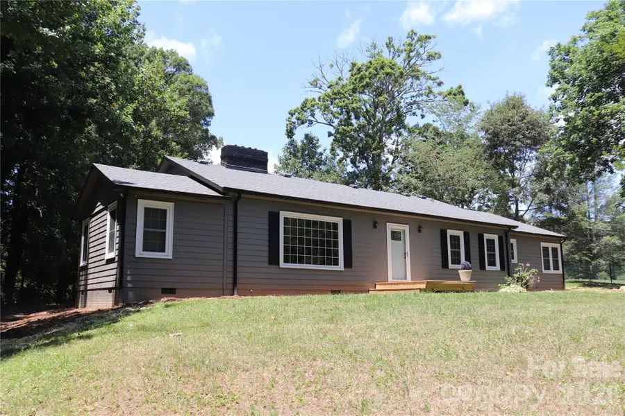415 High Circle Nw, Lenoir, NC 28645 - #2