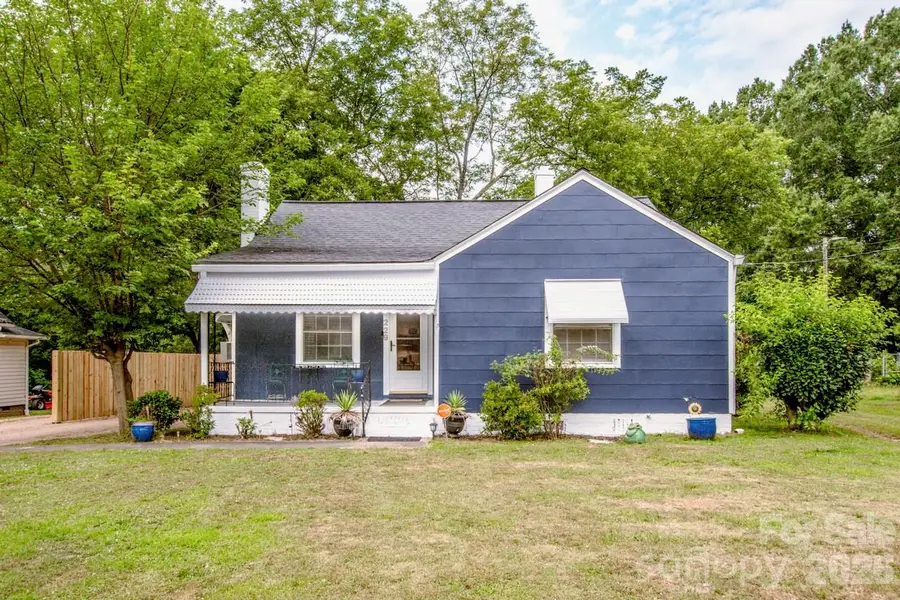 229 E Mcneely Avenue, Mooresville, NC 28115 - #3