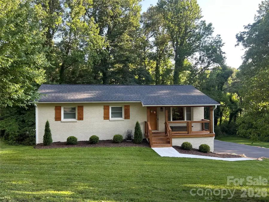 10 Oakwood Drive, Weaverville, NC 28787 - #2