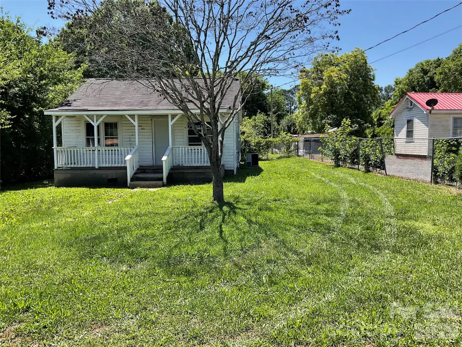 1024 Catawba Street, Lincolnton, NC 28092 - #2