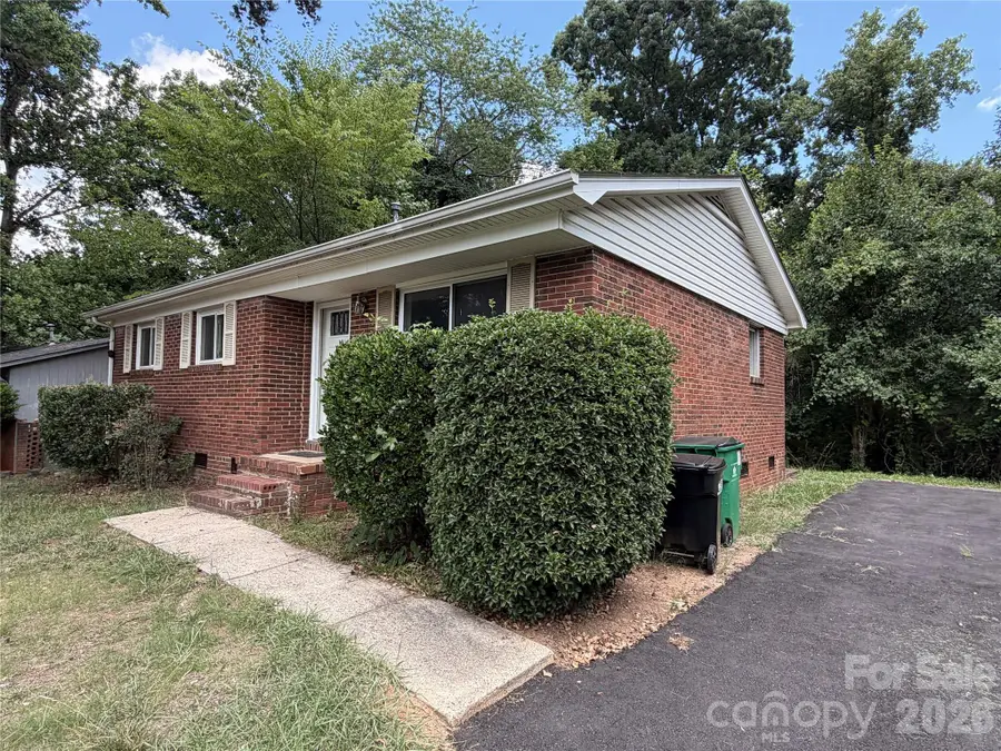 2824 Cedarhurst Drive, Charlotte, NC 28269 - #2