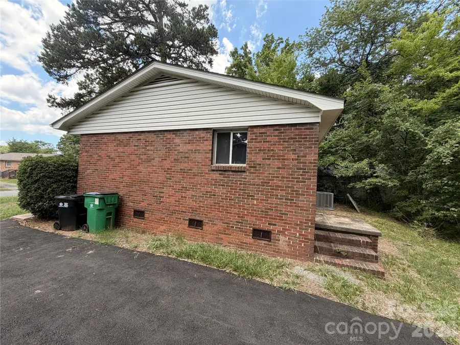 2824 Cedarhurst Drive, Charlotte, NC 28269 - #3