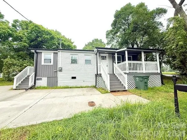 304 S Derby Avenue, Newton, NC 28658