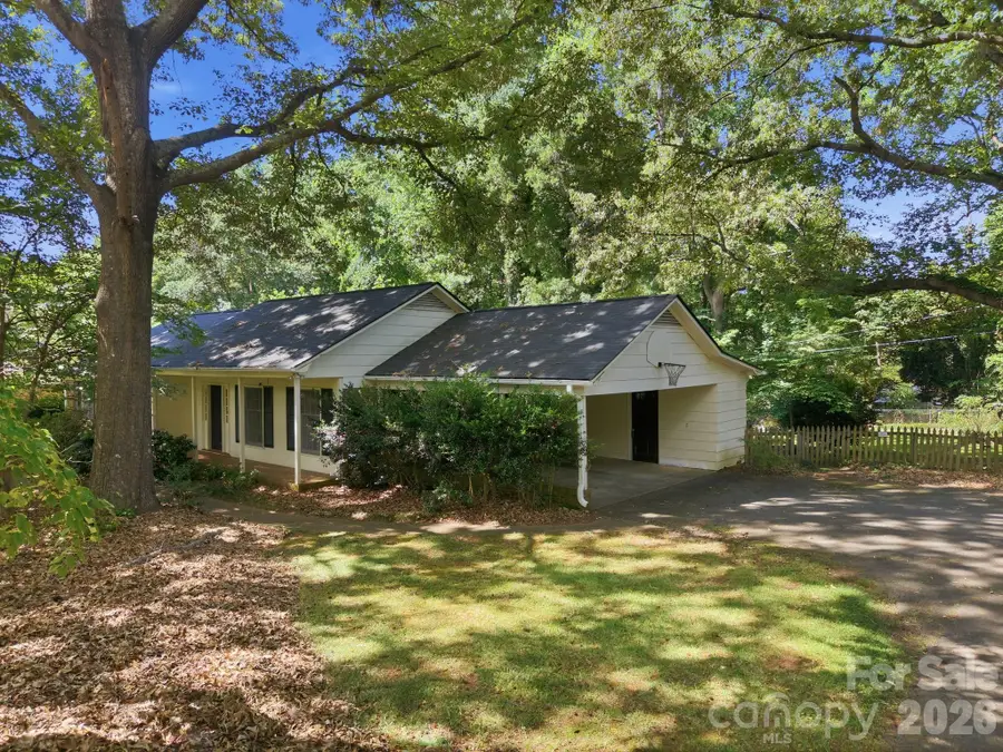 8801 Holiday Drive, Charlotte, NC 28215 - #2