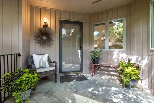 9 Ridge Terrace #9, Asheville, NC 28804