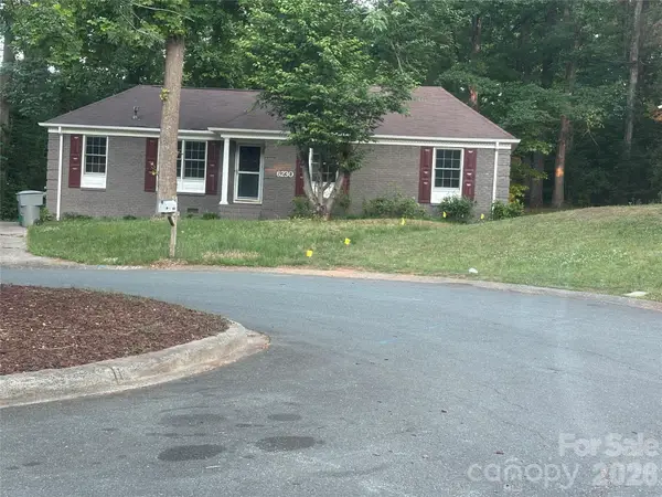 6230 Cross Creek Lane, Charlotte, NC 28212
