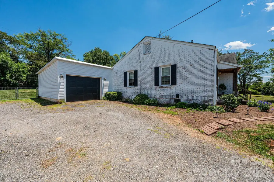 1240 12th Street Place Nw, Hickory, NC 28601 - #3