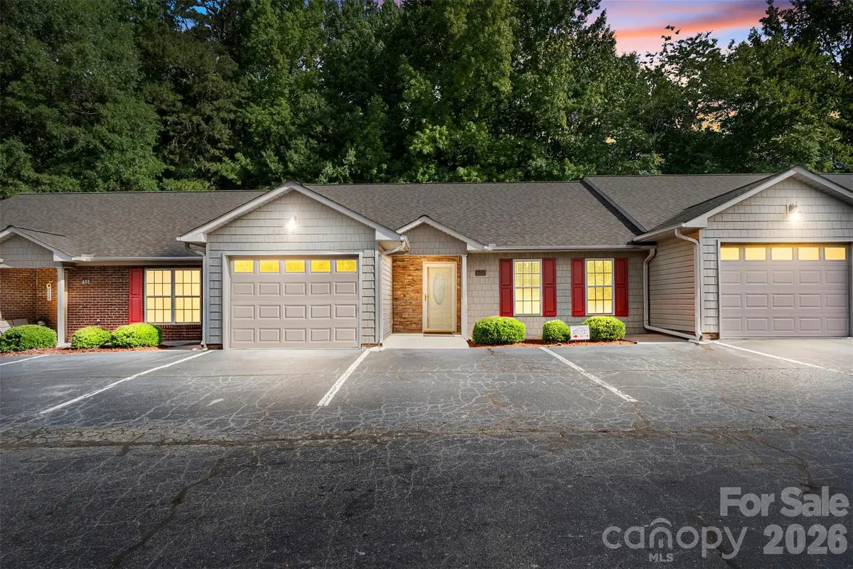 402 Pinefield Place, Thomasville, NC 27360 - #1