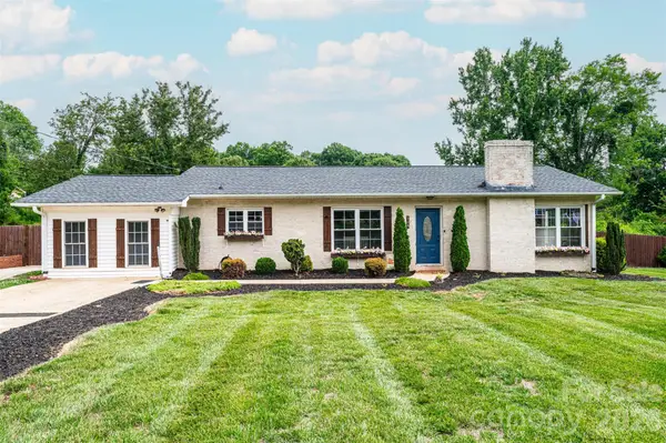 108 Merrywood Drive, Lenoir, NC 28645