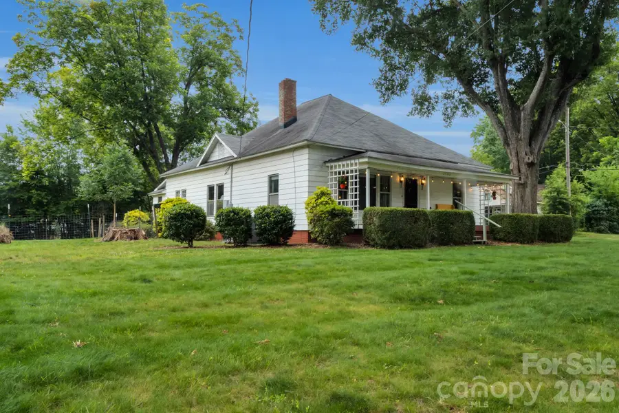 2103 N Thomas Avenue, Newton, NC 28658 - #3