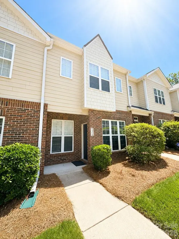 4376 Yoruk Forest Lane, Charlotte, NC 28211