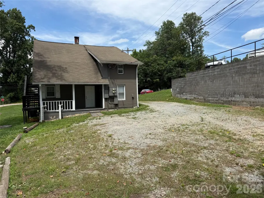 808 Harrisburg Drive Sw, Lenoir, NC 28645 - #3