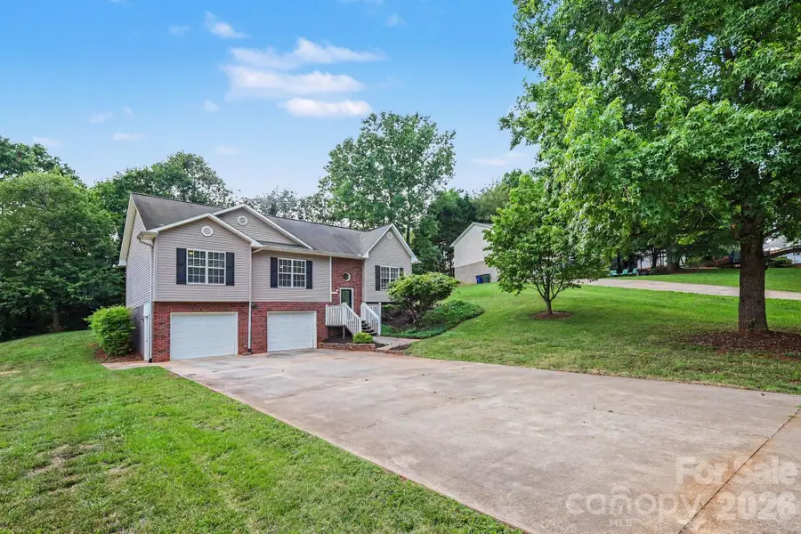 1607 Indian Springs Drive Nw, Conover, NC 28613 - #2