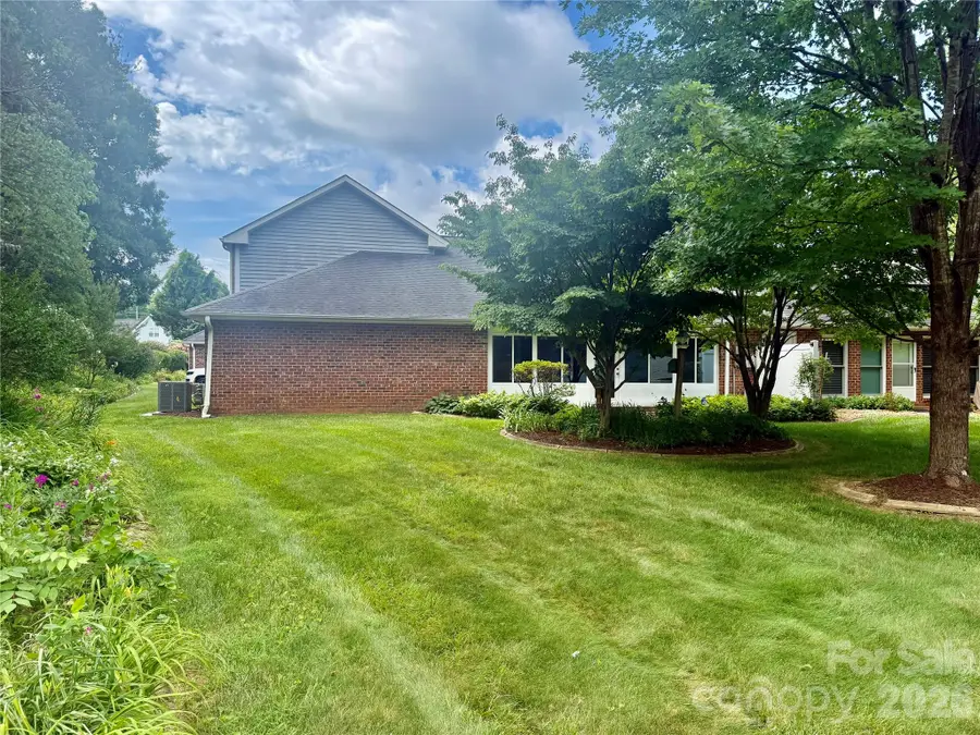 112 Mooreland Drive Ne, Conover, NC 28613 - #3