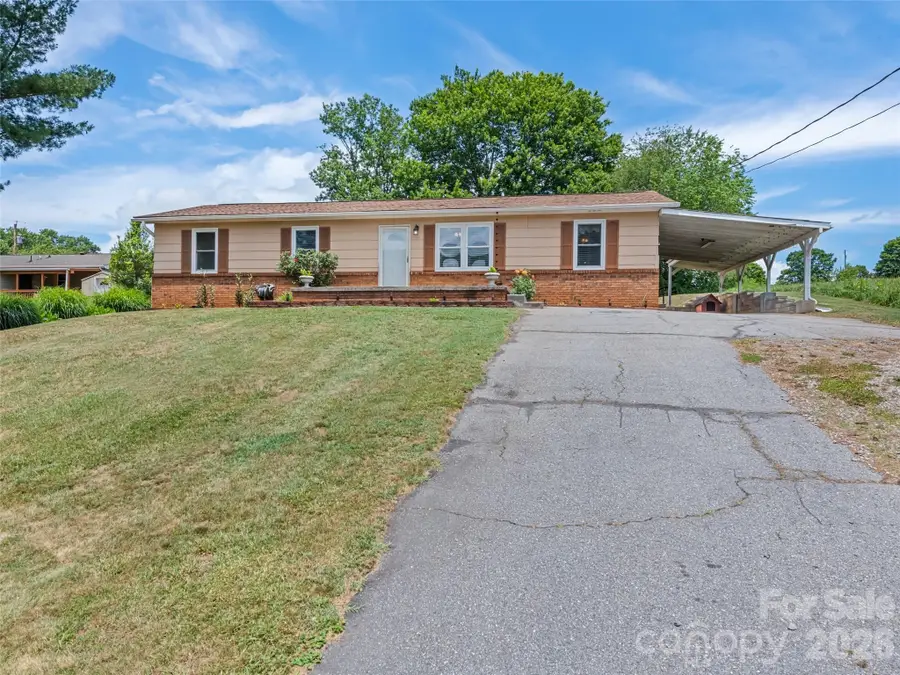 111 Keith Street, Clyde, NC 28721 - #2