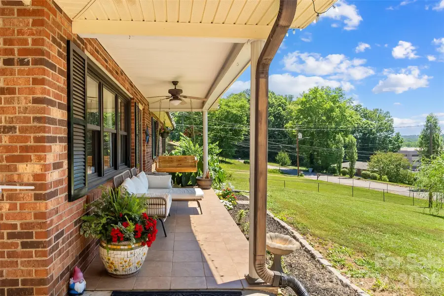 118 Hoover Street Nw, Lenoir, NC 28645 - #2