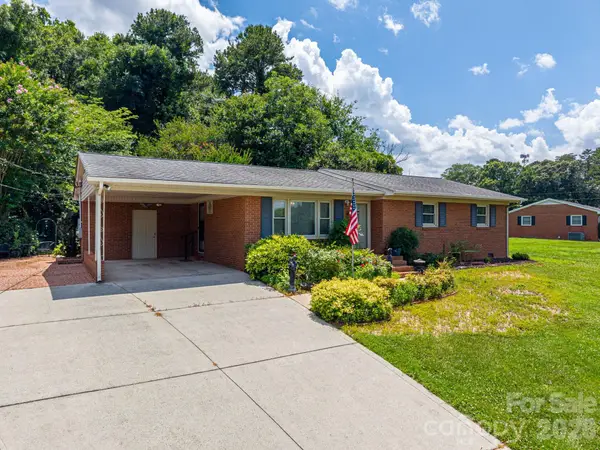 13 Spruce Pine Drive, Belmont, NC 28012