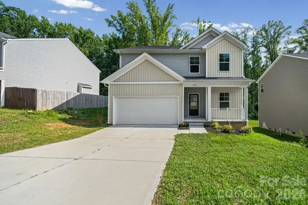 7725 E Lane Drive, Charlotte, NC 28212