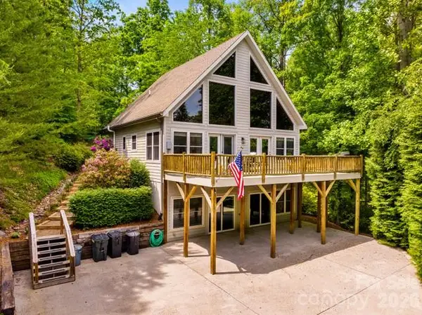 19 Holly Crest Lane, Fairview, NC 28730