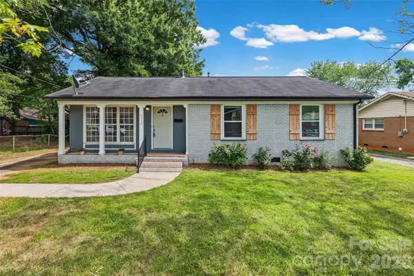 4713 Tanglebriar Drive, Charlotte, NC 28208