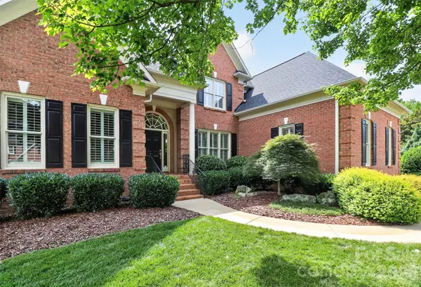 6907 Meadow Run Lane, Charlotte, NC 28277