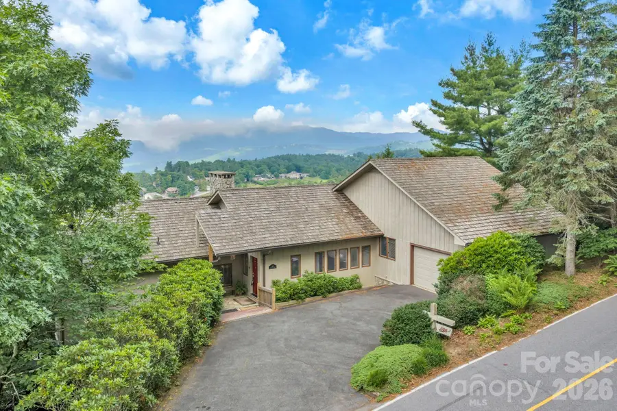 483 W Green Hill Drive, Blowing Rock, NC 28605 - #2
