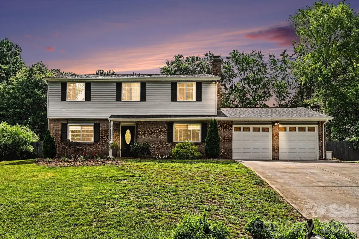 5821 Shadow Creek Road, Charlotte, NC 28226 - #1