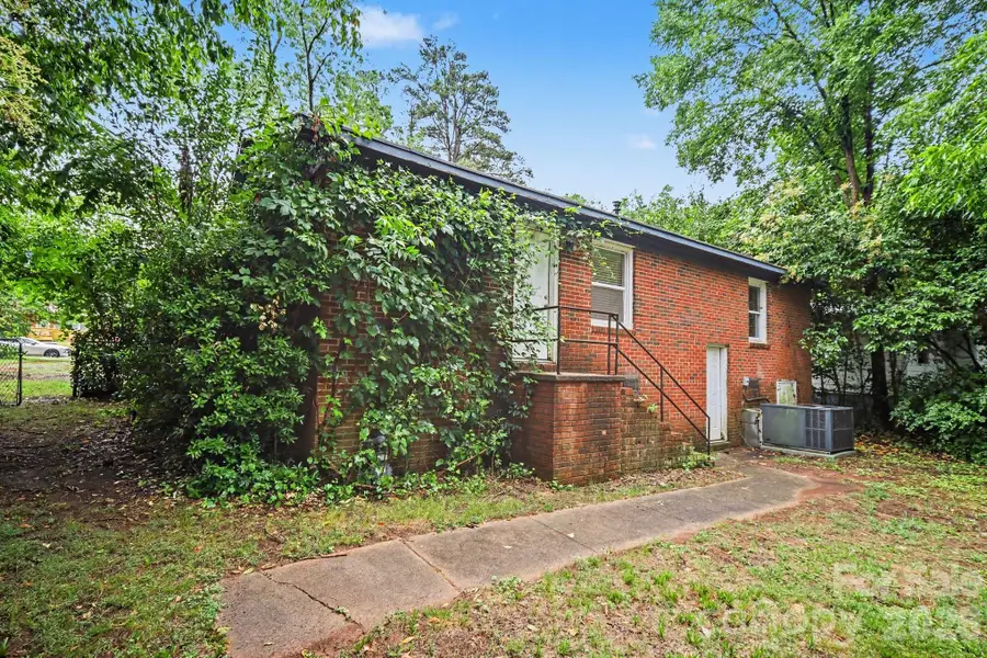 3700 Sargeant Drive, Charlotte, NC 28217 - #3