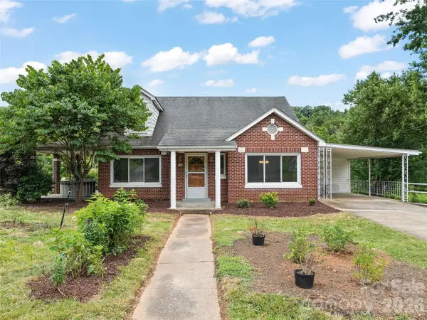654 Ratcliff Cove Road, Waynesville, NC 28786