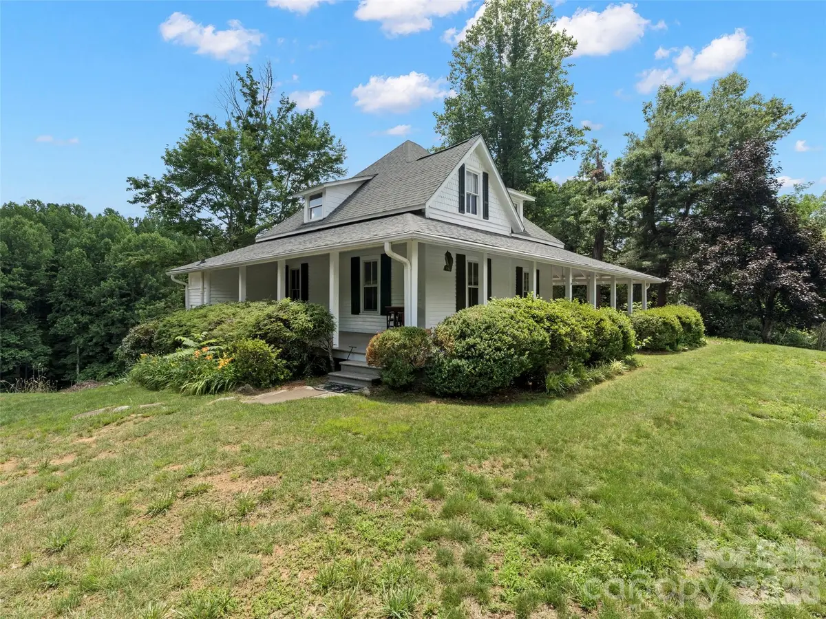 54 Louisiana Avenue, Saluda, NC 28773 - #1